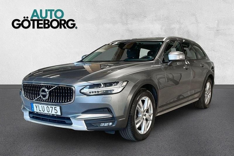 Grå Begagnad 2018 Volvo V90 CC Momentum Kombi | 194 500 kr (Marknadspris) - Bild 1/3