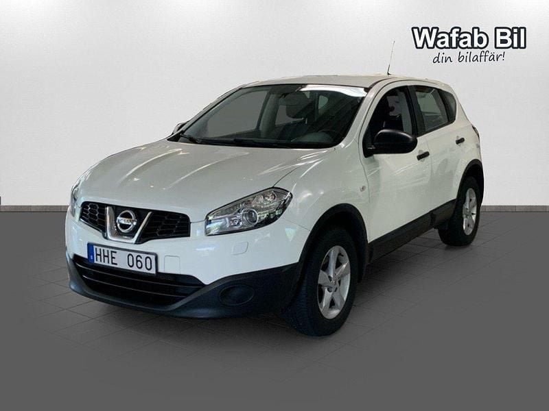 Vit Begagnad 2013 Nissan Qashqai SUV | 109 900 kr (Marknadspris) - Bild 1/4