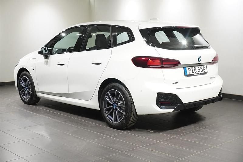 Begagnad BMW 225 Active Tourer M Sport 2025 Vit Minibuss