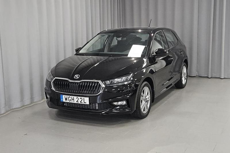 Svart Ny 2025 Skoda Fabia Selection Halvkombi | 229 900 kr (Marknadspris) - Bild 1/4