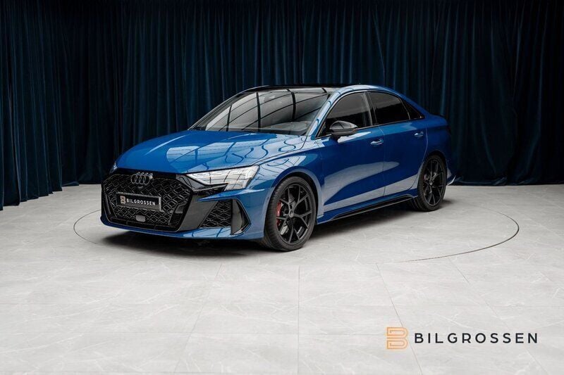 Ny 2025 Audi RS3 Design Halvkombi | 859 900 kr (Marknadspris) - Bild 1/4