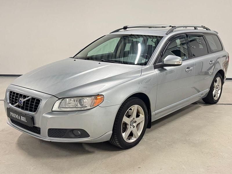 Silver Begagnad 2008 Volvo V70 Momentum Kombi | 59 900 kr (Marknadspris) - Bild 1/4