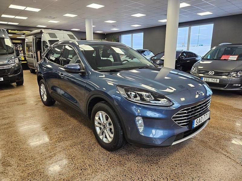 Blå Begagnad 2022 Ford Kuga Titanium SUV | 239 900 kr (Superpris) - Bild 1/4