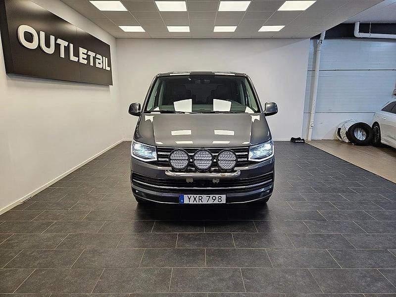 Begagnad VW Multivan Highline 150 HK (110 kW) 2017 Grå Van