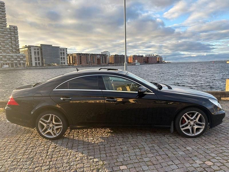 Begagnad Mercedes CLS320 225 HK (165 kW) 2008 Svart Sportkupé