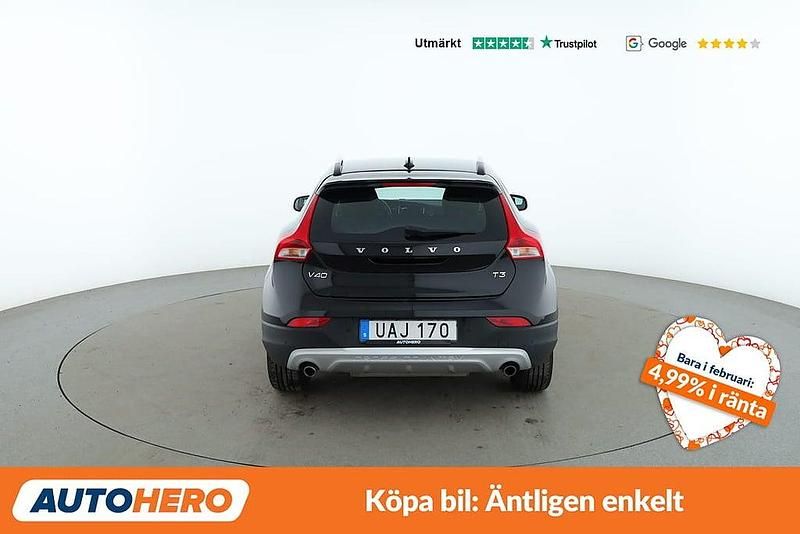 Begagnad Volvo V40 Kinetic 152 HK (111 kW) 2018 Svart Halvkombi