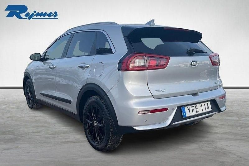 Begagnad Kia Niro Advance 105 HK (77 kW) 2016 Silver SUV
