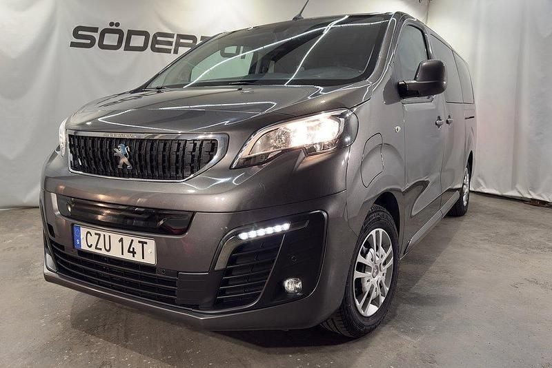 Begagnad Peugeot e-Traveller 100 kW (136 HK) 2021 Grå Minibuss