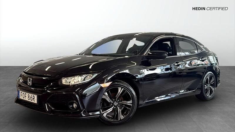 Svart (black) Begagnad 2018 Honda Civic Elegance Halvkombi | 149 900 kr (Marknadspris) - Bild 1/4