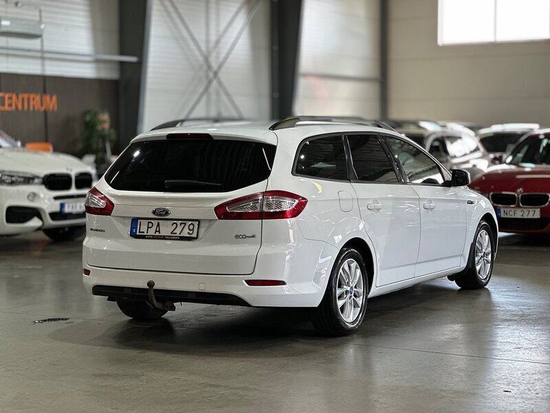 Begagnad Ford Mondeo Trend 116 HK (85 kW) 2011 Vit Kombi