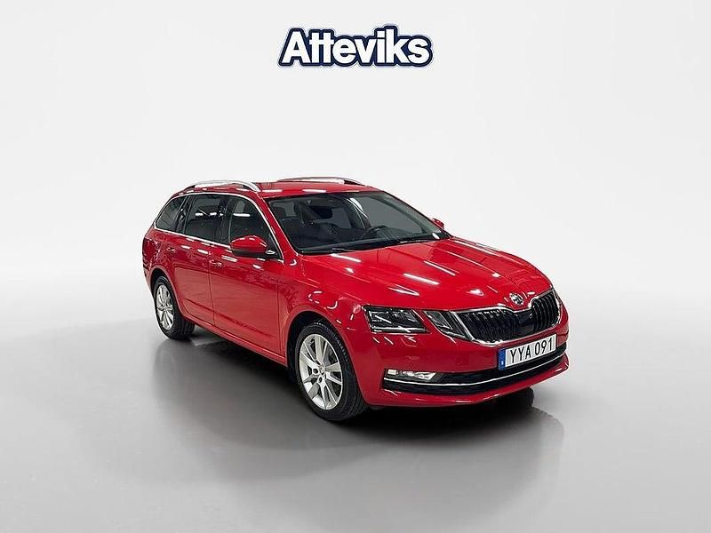 Röd Begagnad 2017 Skoda Octavia Kombi | 159 900 kr (Dyr) - Bild 1/4
