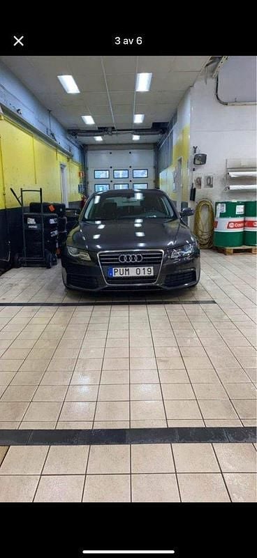 Grå Begagnad 2010 Audi A4 Sedan | 65 000 kr (Marknadspris) - Bild 1/4