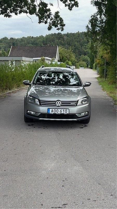 Silver Begagnad 2015 VW Passat Alltrack Kombi | 129 000 kr (Superpris) - Bild 1/4