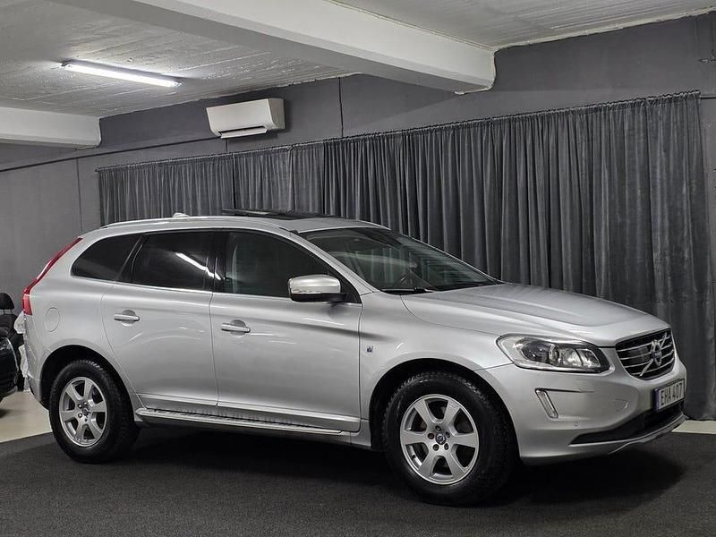 Silver Begagnad 2015 Volvo XC60 Ocean Race SUV | 149 900 kr (Lite dyr) - Bild 1/4