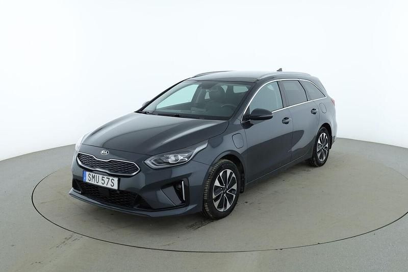 Begagnad Kia Ceed Active 141 HK (103 kW) 2020 Grå Halvkombi
