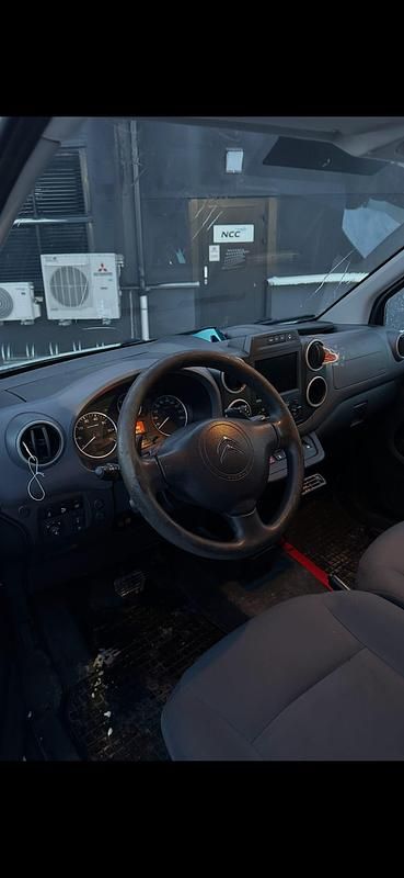 Begagnad Citroën Berlingo 99 HK (72 kW) 2015 Minibuss
