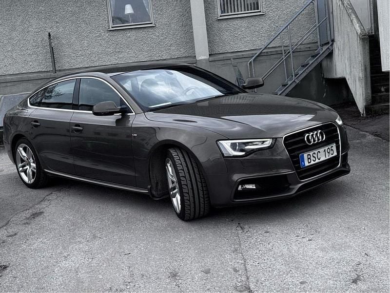 Grå Begagnad 2014 Audi A5 Sportback Halvkombi | 145 000 kr (Marknadspris) - Bild 1/2
