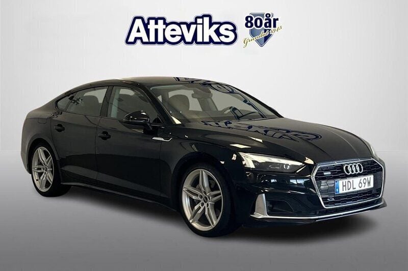 Svart Begagnad 2021 Audi A5 Sportback Advanced Halvkombi | 349 900 kr - Bild 1/4