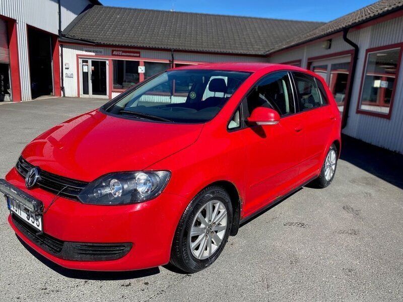 Röd Begagnad 2014 VW Golf Plus Cross Minibuss | 59 900 kr - Bild 1/4