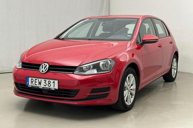 Röd Begagnad 2016 VW Golf VII | 146 000 kr (Marknadspris) - Bild 1/4