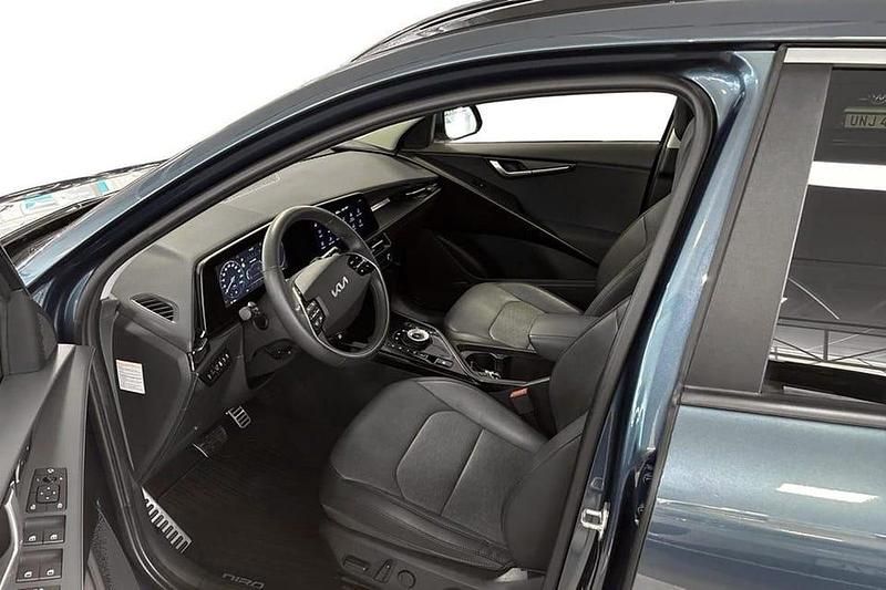 Begagnad Kia Niro 185 HK (136 kW) 2022 Blå SUV