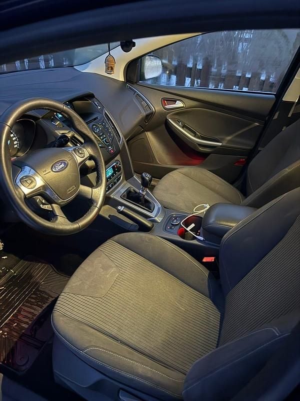 Begagnad 2013 Ford Focus Kombi | 60 000 kr (Lite dyr) - Bild 1/4