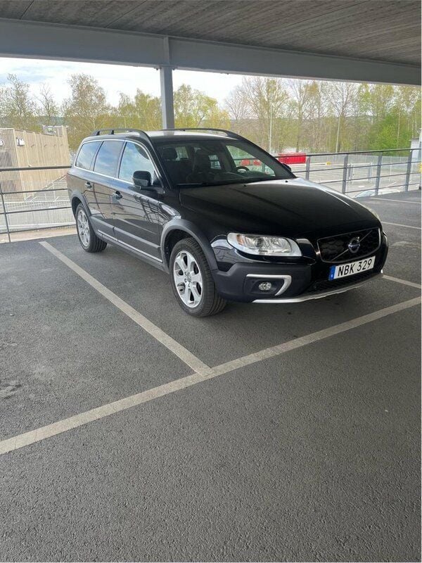 Svart Begagnad 2016 Volvo XC70 Standard SUV | 189 000 kr (Bra pris) - Bild 1/4