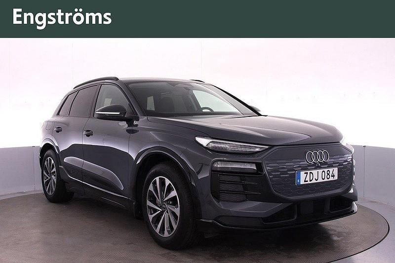 Grå (magnetgrå) Begagnad 2025 Audi Q6 e-tron Proline SUV | 659 000 kr - Bild 1/4