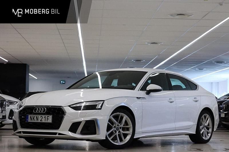 Vit Begagnad 2020 Audi A5 Sportback S-Line Halvkombi | 359 900 kr (Dyr) - Bild 1/3