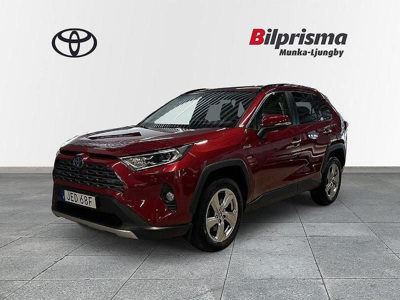 Röd Begagnad 2019 Toyota RAV4 Hybrid Executive SUV | 349 900 kr (Marknadspris) - Bild 1/4