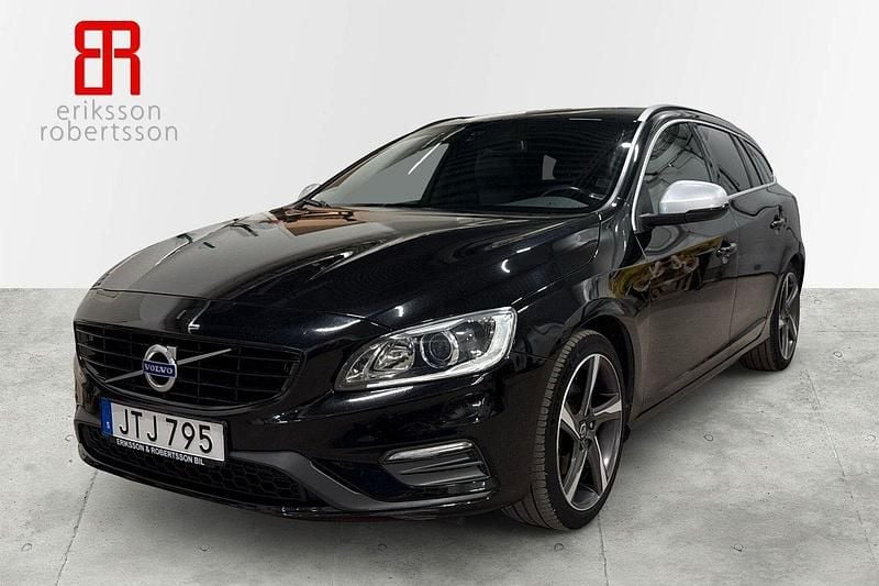 Svart Begagnad 2016 Volvo V60 R-Design Kombi | 149 900 kr (Marknadspris) - Bild 1/4