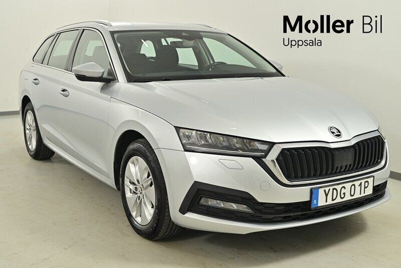 Grå Begagnad 2022 Skoda Octavia Kombi | 214 900 kr (Marknadspris) - Bild 1/4