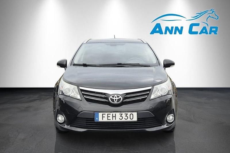 Begagnad Toyota Avensis Edition 147 HK (108 kW) 2014 Svart Kombi