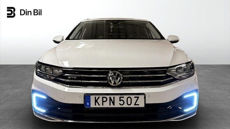 Begagnad VW Passat GTE 156 HK (114 kW) 2020 Pure white
