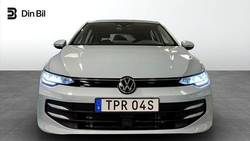 Begagnad VW Golf VIII Life 150 HK (110 kW) 2025 Blå Kombi