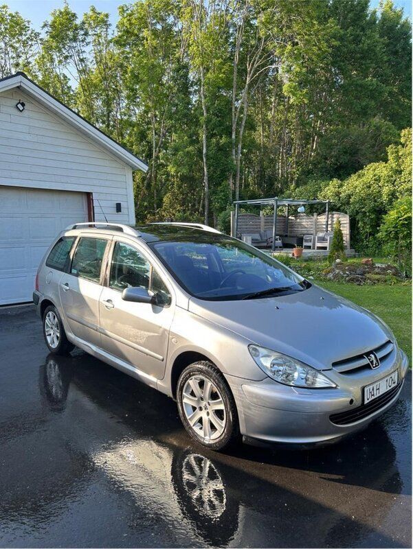Grå Begagnad 2003 Peugeot 307 Kombi | 17 900 kr (Marknadspris) - Bild 1/4