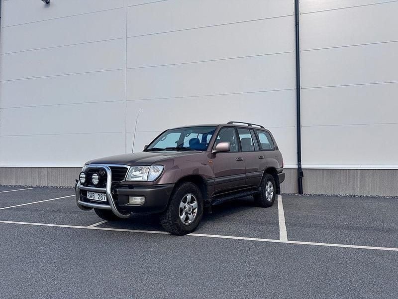 Ljusbrun Begagnad 2000 Toyota Land Cruiser SUV | 100 000 kr - Bild 1/4