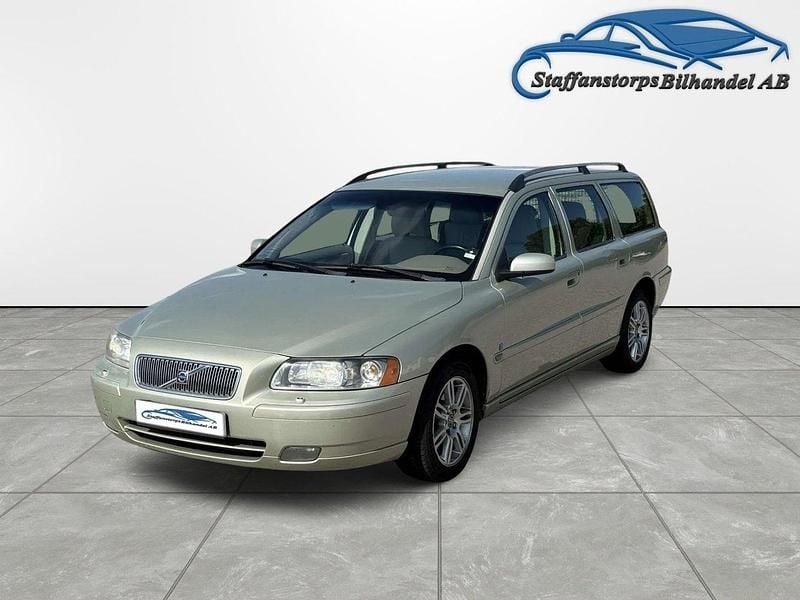 Ljusbrun Begagnad 2005 Volvo V70 Kombi | 34 500 kr (Lite dyr) - Bild 1/4