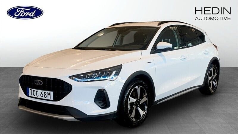Vit (white) Begagnad 2024 Ford Focus Active Halvkombi | 224 900 kr (Lite dyr) - Bild 1/4