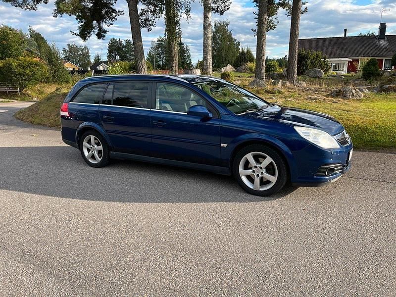 Blå Begagnad 2006 Opel Vectra Kombi | 23 500 kr (Lite dyr) - Bild 1/4