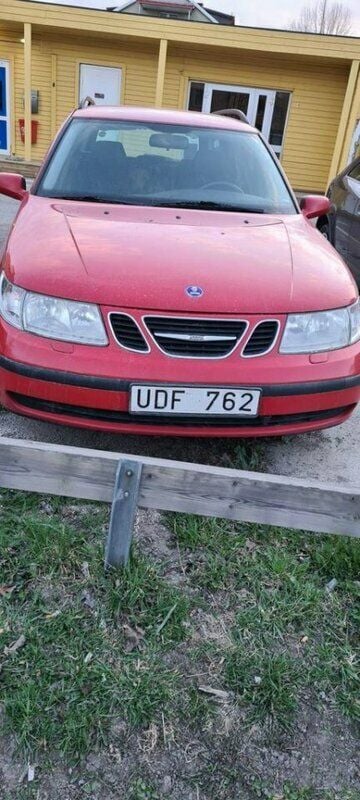 Röd Begagnad 2003 Saab 9-5 Linear Kombi | 15 900 kr (Marknadspris) - Bild 1/4