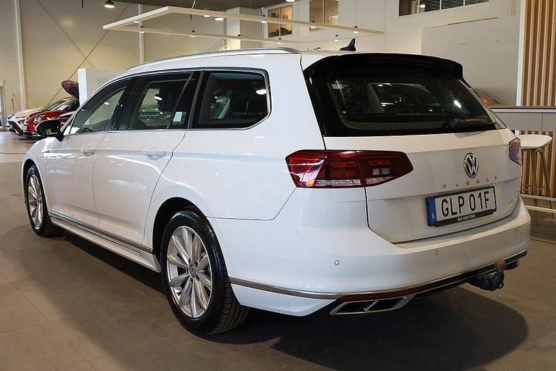 Begagnad VW Passat R-line 150 HK (110 kW) 2019 Vit Kombi