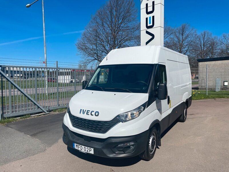 Vit Begagnad 2021 Iveco Daily Van | 298 750 kr (Superpris) - Bild 1/4