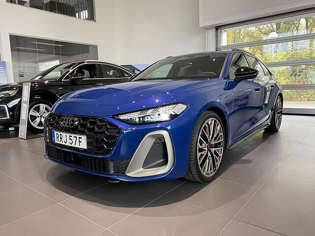Ascariblå metallic Begagnad 2025 Audi A5 S-Line Kombi | 619 900 kr (Dyr) - Bild 1/4