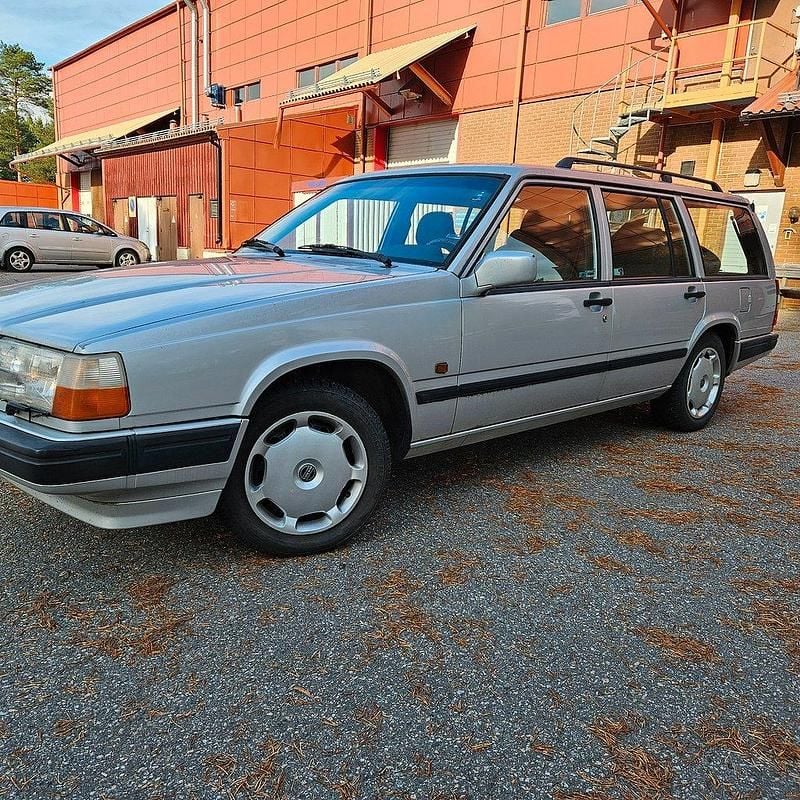 Ljusgrå Begagnad 1997 Volvo 940 Kombi | 43 000 kr - Bild 1/4