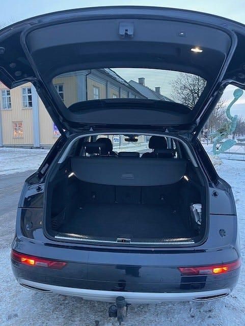 Begagnad Audi Q5 190 HK (139 kW) 2018 Månskensblå metallic SUV