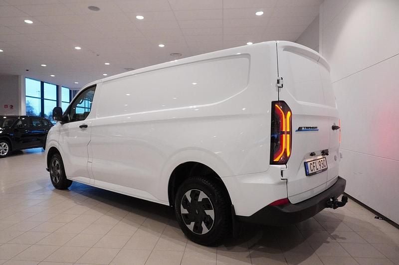 Ny Ford E-Transit 2026 Vit Van