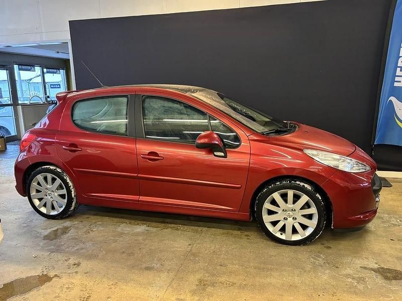 Vinrödmetallic Begagnad 2007 Peugeot 207 | 42 900 kr (Lite dyr) - Bild 1/4
