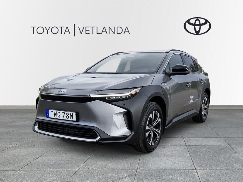 Silver Begagnad 2023 Toyota bZ4X Executive SUV | 4 995 kr - Bild 1/3