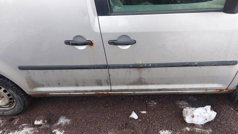 Begagnad VW Caddy 105 HK (77 kW) 2009 Minibuss